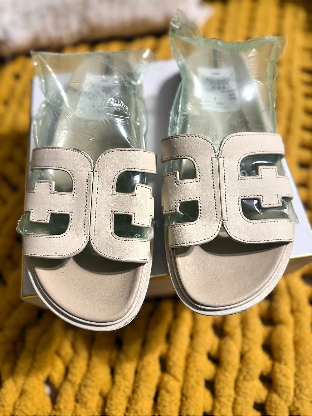 Sam Edelman Logo Slide Sandals in Beige US 9